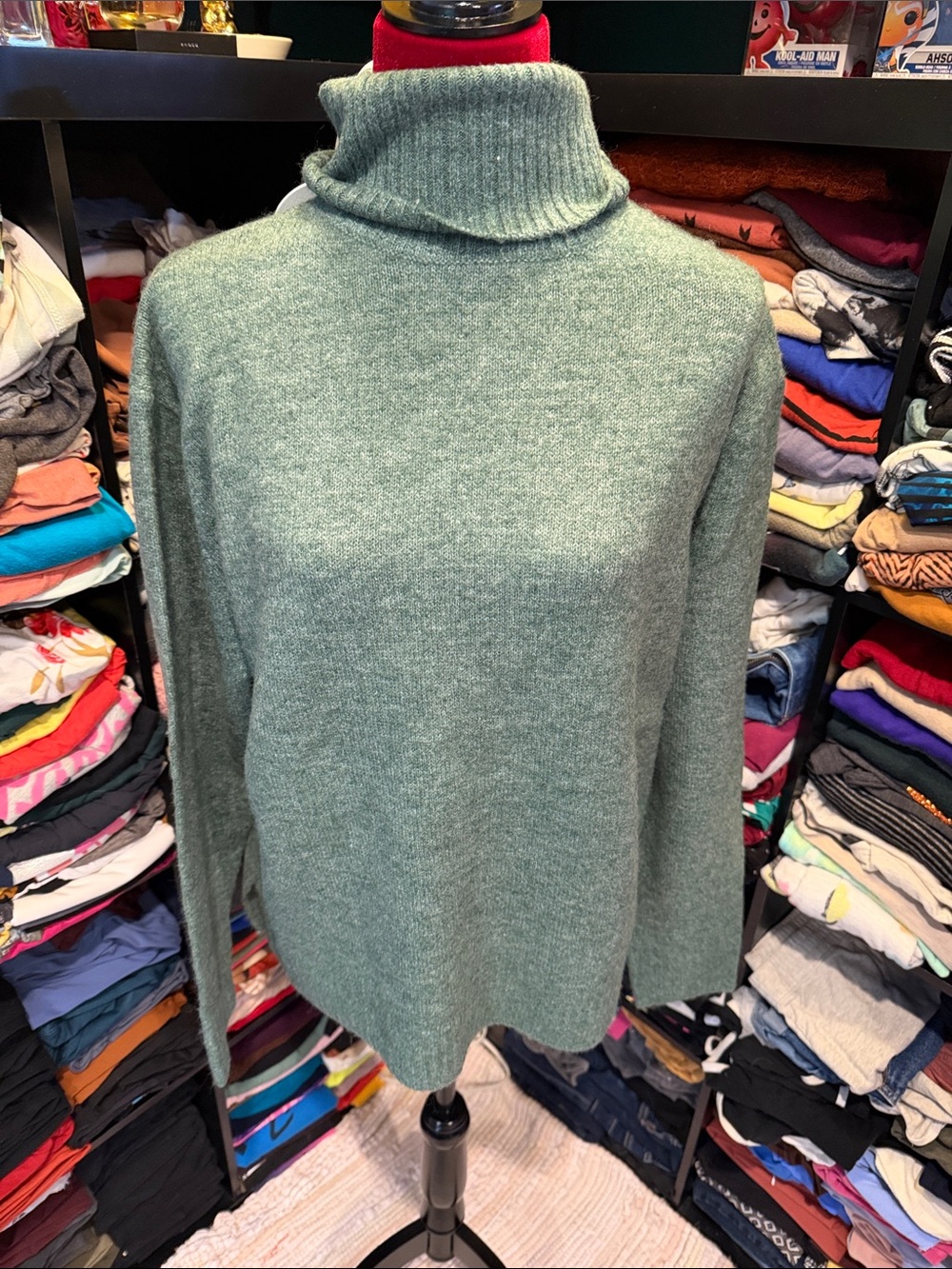 #519 Green turtle neck sweater. Xl. NWT